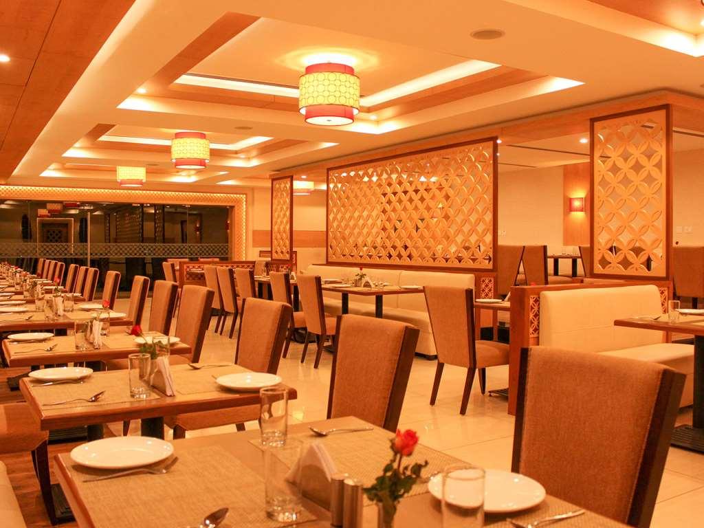 Quality Inn Viha Kumbakonam Étterem fotó